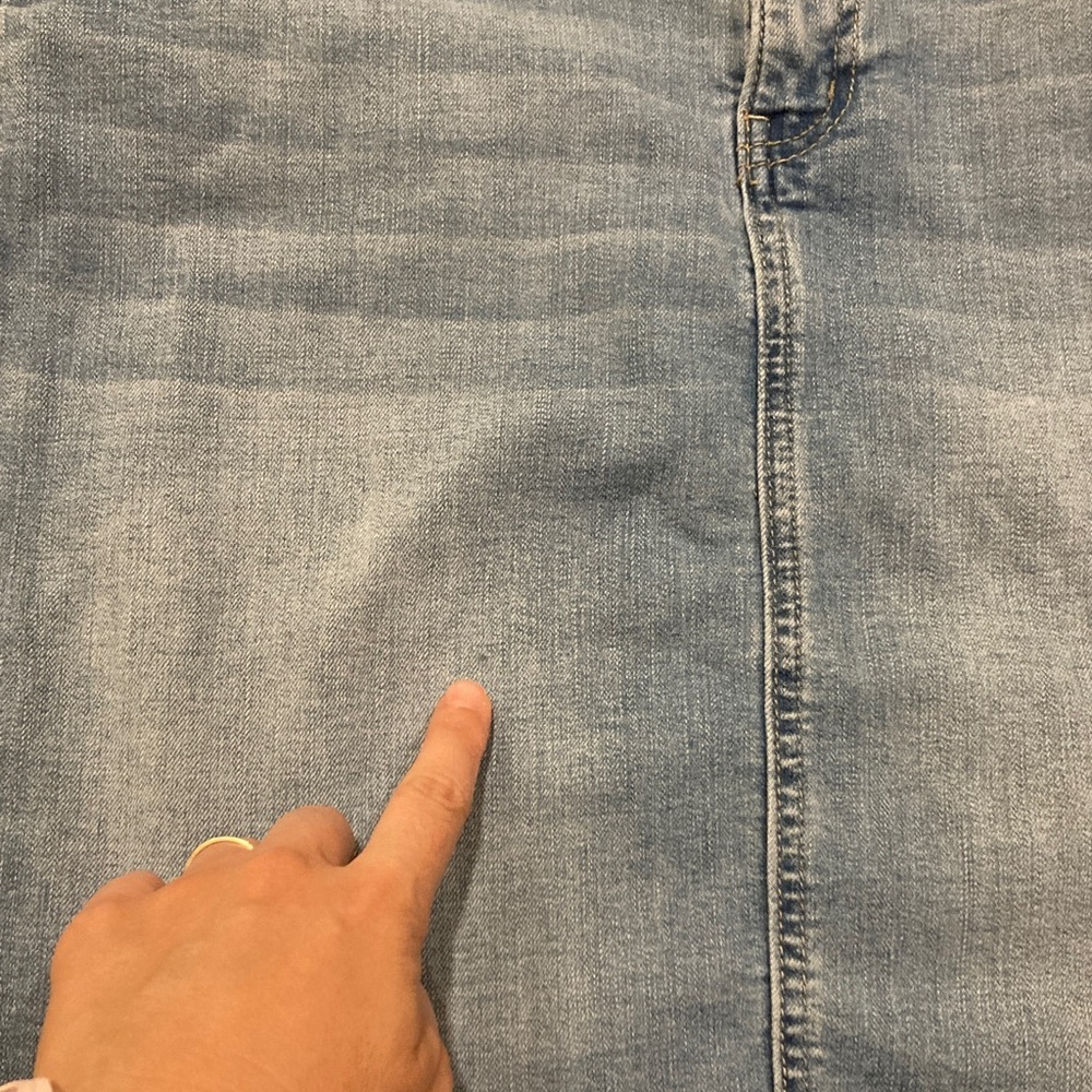 Westport Medium Wash Denim Skirt with Embroidery Scallop Hem Size 10 - Picture 6 of 6